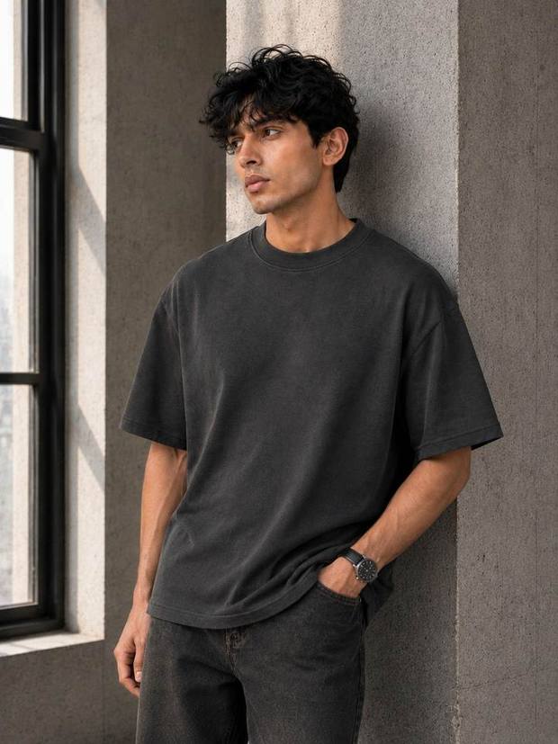 Oversized Basic Tee in Charcoal